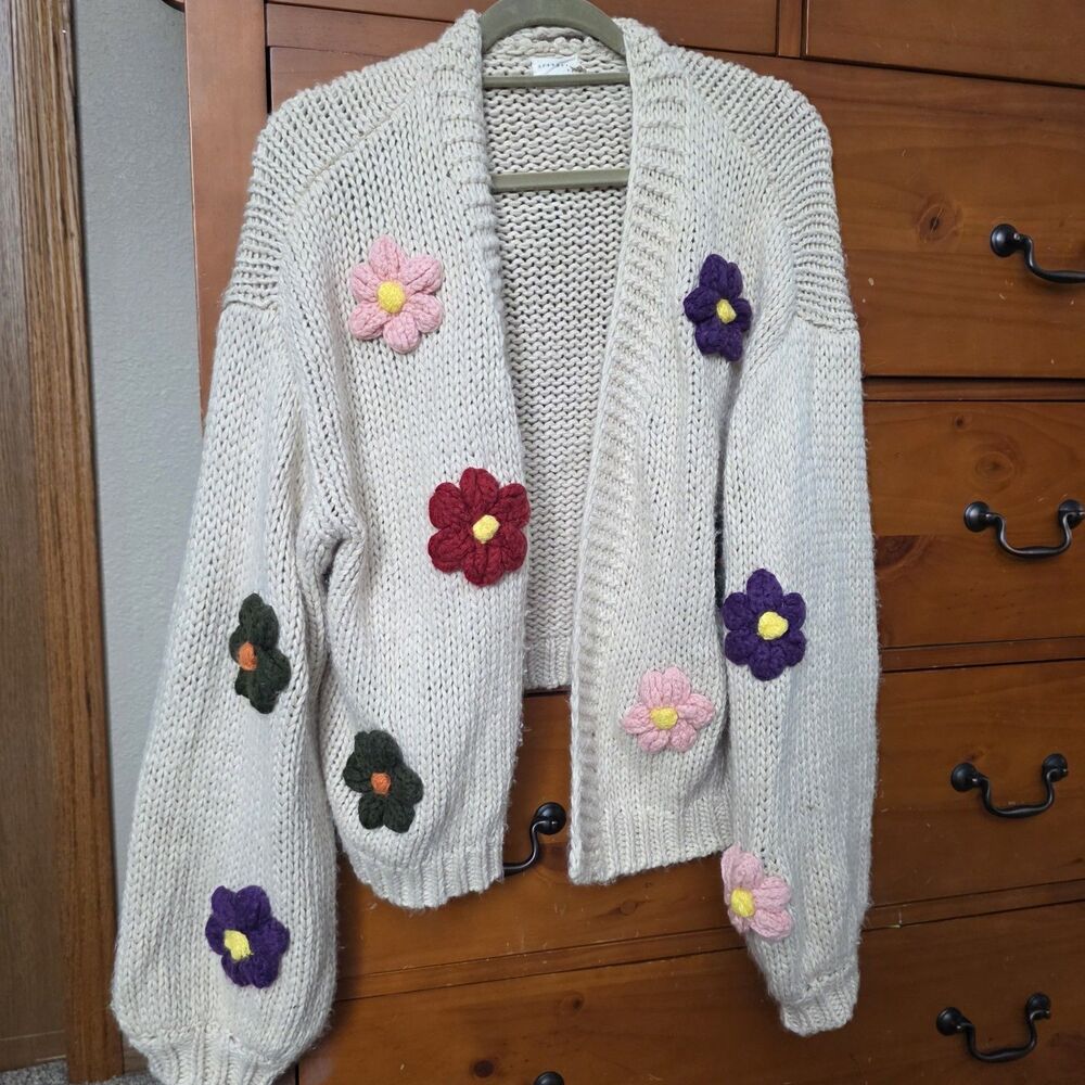 Dreamers By Debut Daisy Sweater Size Large  Chunky 3D Floral Beige Cottagecore